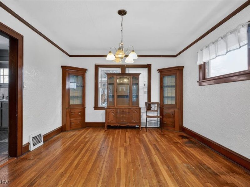 3559 Lloyd Road, Cleveland, OH 44111 Photo 9