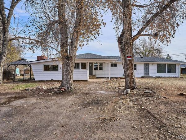 2110 Eagle Circle, Aurora, CO 80011