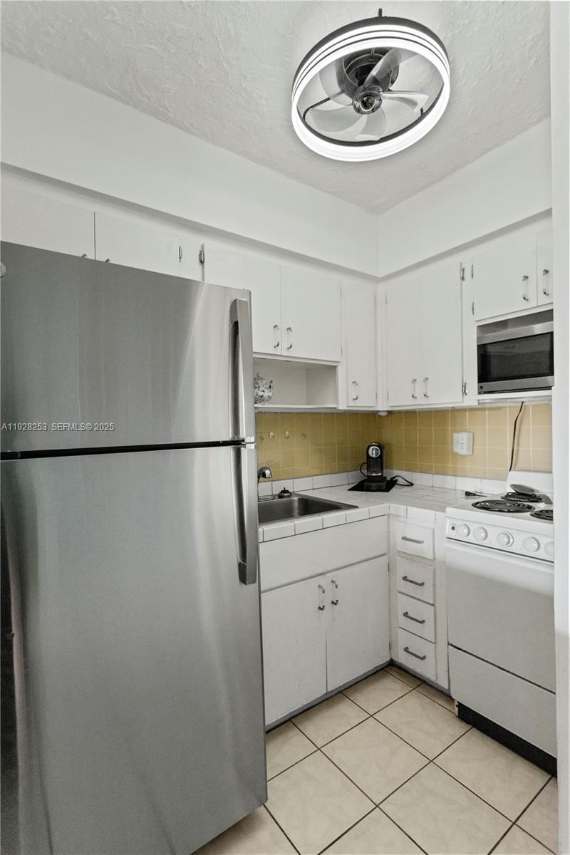 801 Atlantic Shores Blvd, Unit 106, Hallandale Beach, FL 33009 Photo