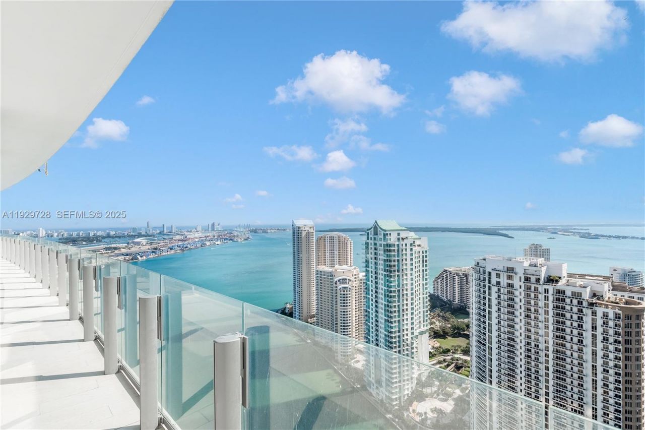 300 Biscayne Blvd Way, Unit 4401, Miami, FL 33131 Photo