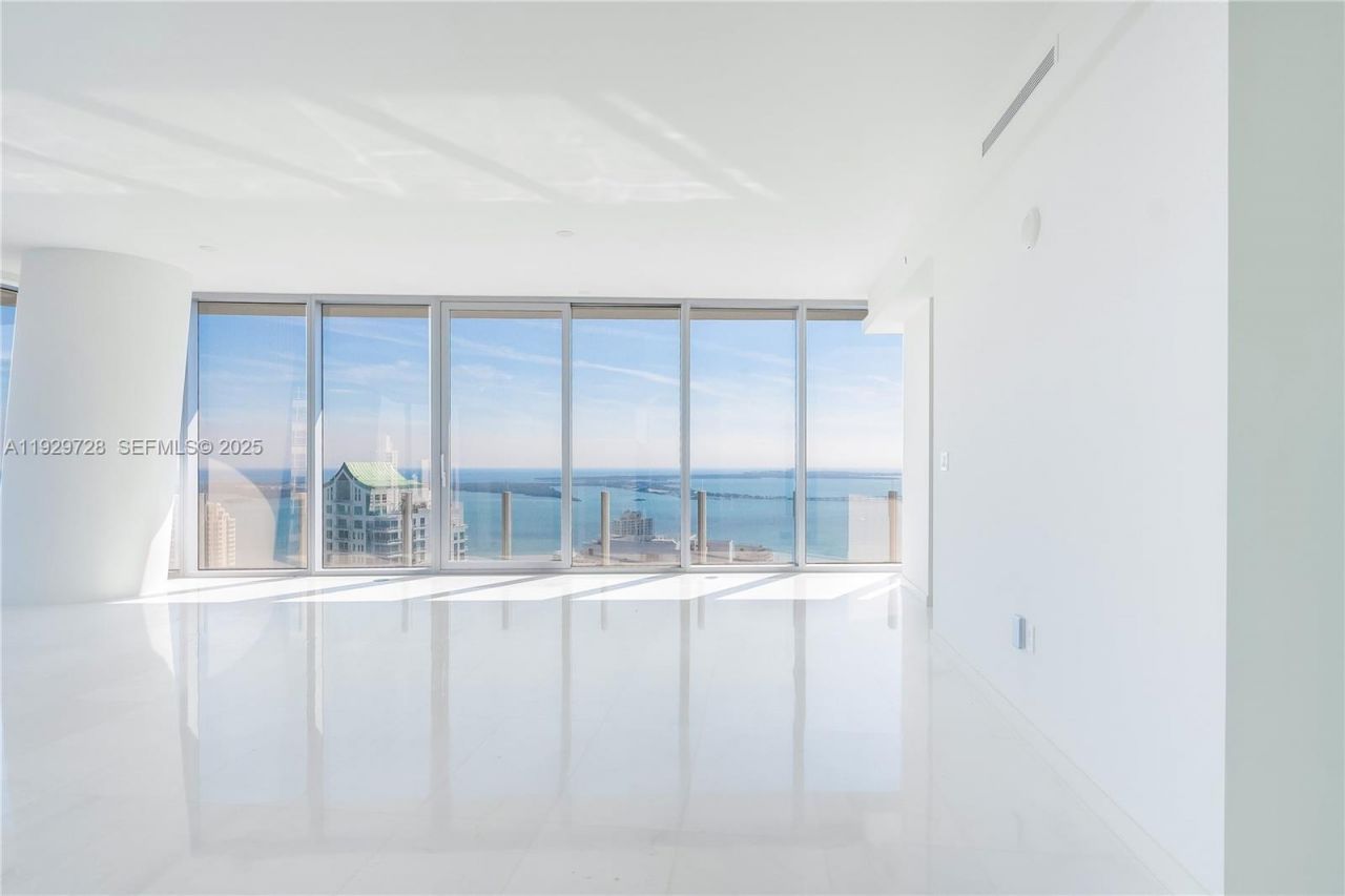 300 Biscayne Blvd Way, Unit 4401, Miami, FL 33131 Photo