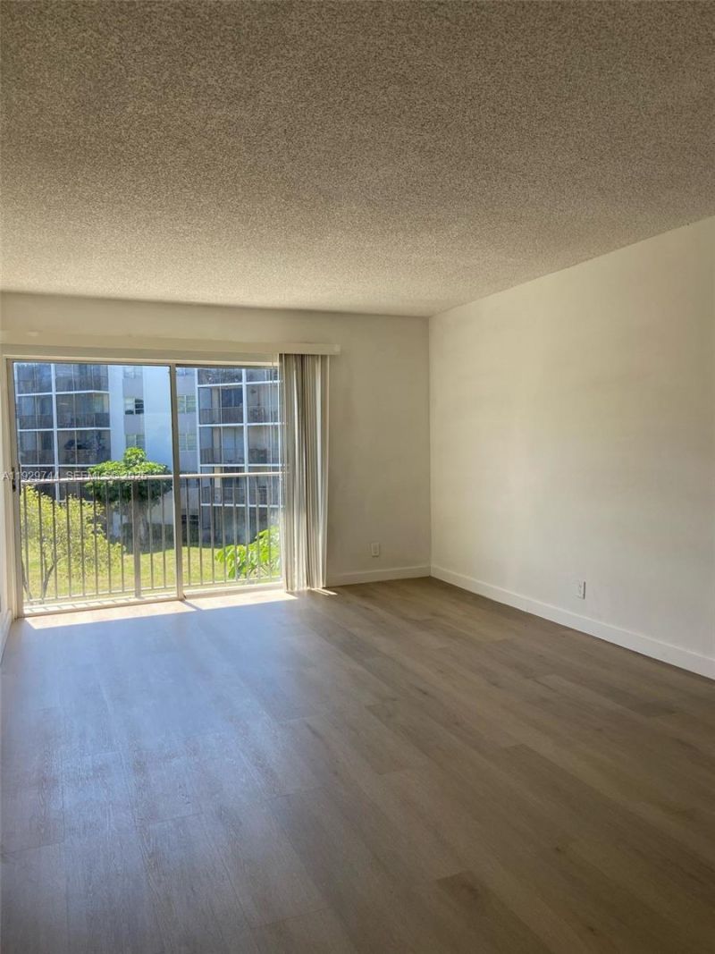 8740 N Sherman Cir, Unit 305, Miramar, FL 33025 Photo