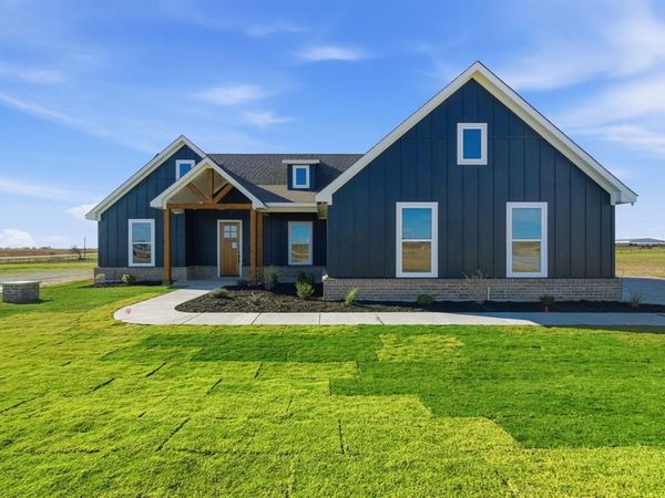 1005 Paramount Drive, Cresson, TX 76035