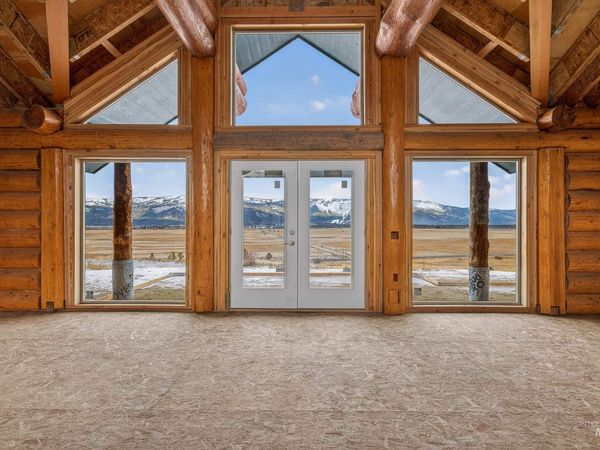12594 Takeuchi Dr, Donnelly, ID 83615
