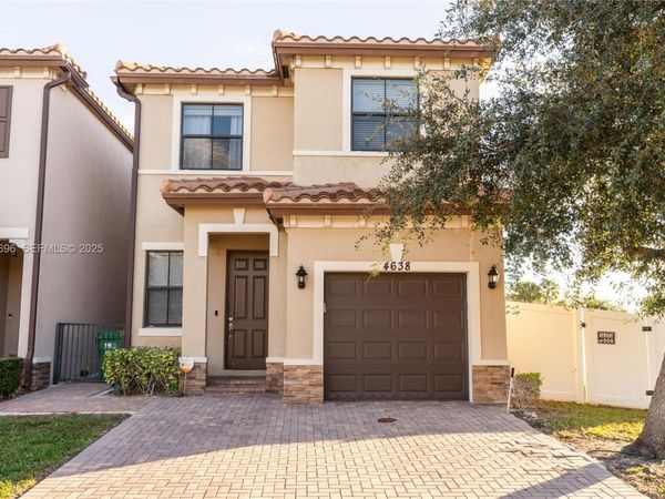 4638 NW 59th St, Tamarac, FL 33319