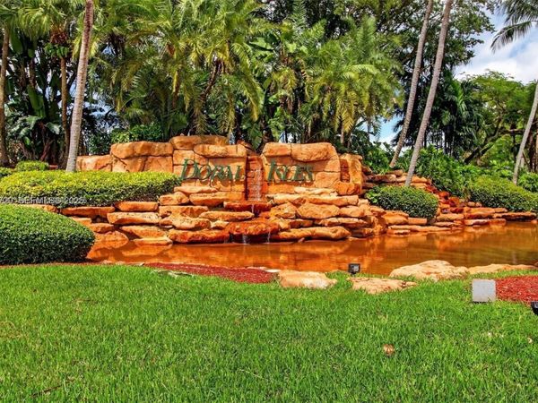 11308 NW 58th Ter, Doral, FL 33178