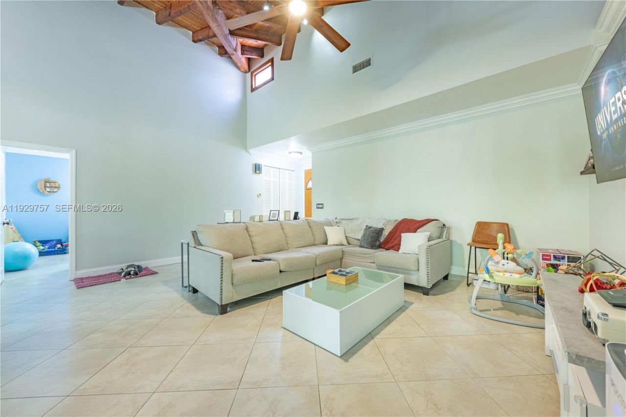 8097 Royal Palm Cir, Tamarac, FL 33321 Photo