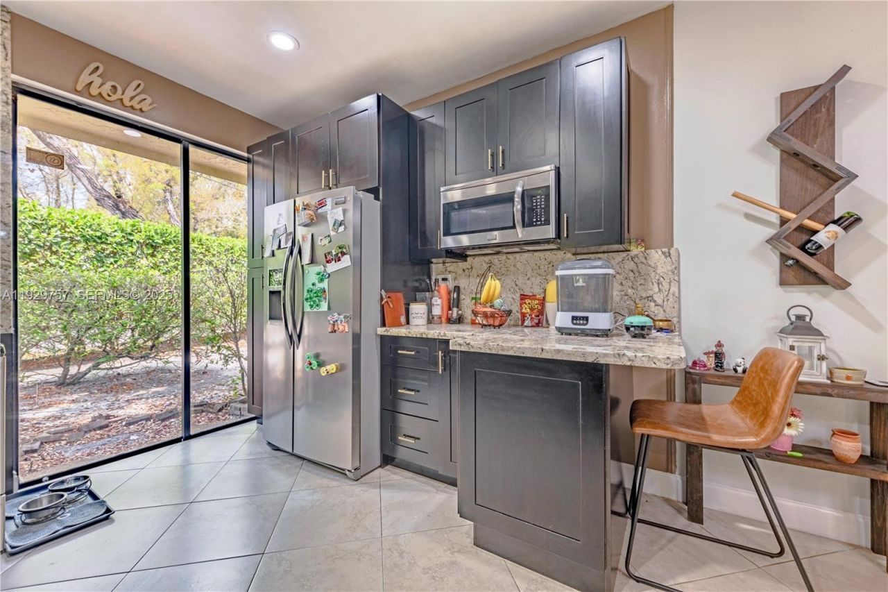 8097 Royal Palm Cir, Tamarac, FL 33321 Photo