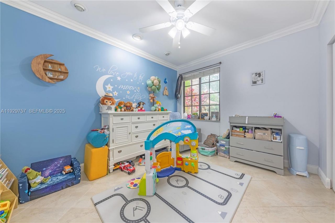 8097 Royal Palm Cir, Tamarac, FL 33321 Photo