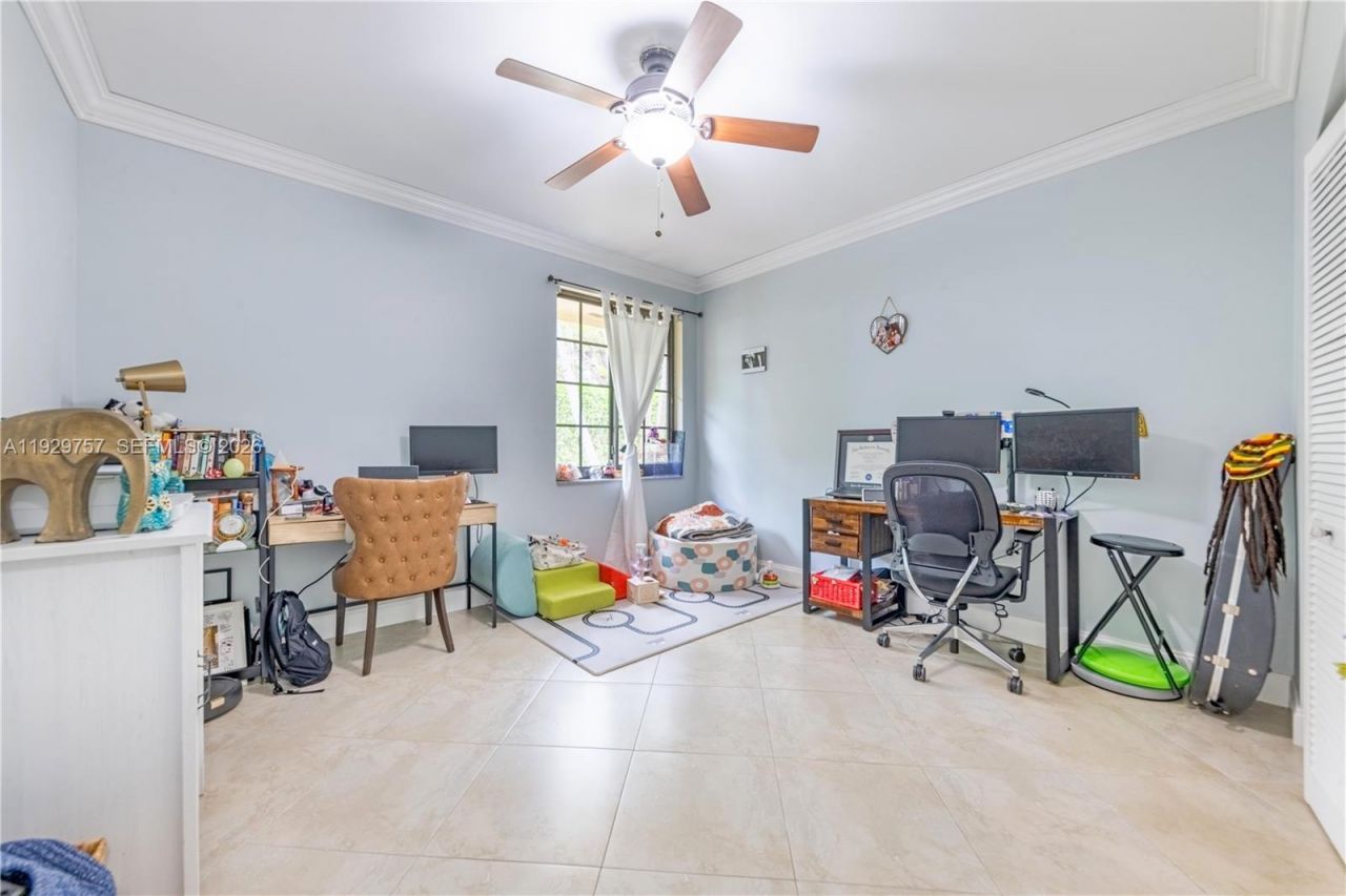 8097 Royal Palm Cir, Tamarac, FL 33321 Photo