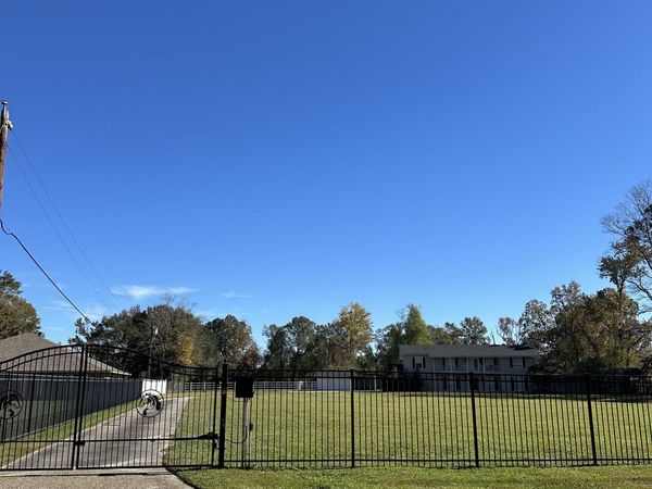 3833 Valentine Rd, Baton Rouge, LA 70816