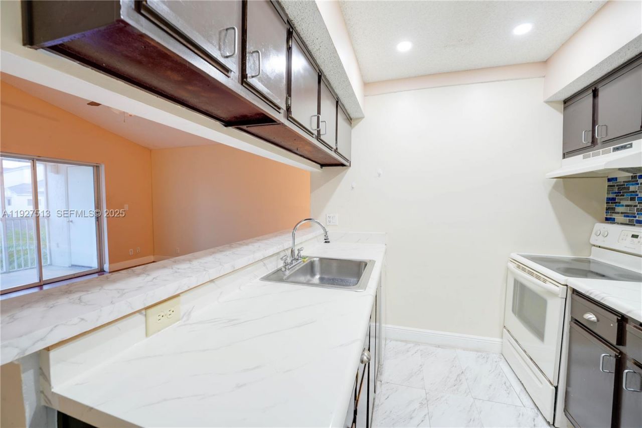 5686 Rock Island Rd, Unit 114, Tamarac, FL 33319 Photo