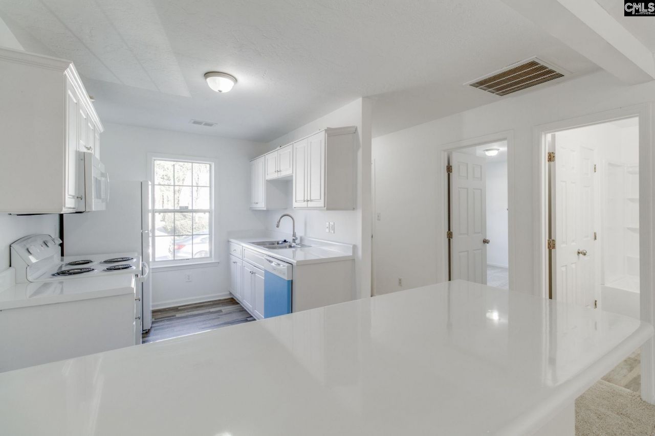 458 Regency Park Drive Photo 5