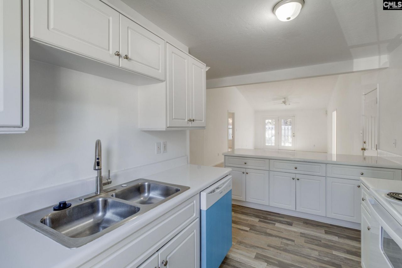 458 Regency Park Drive Photo 6