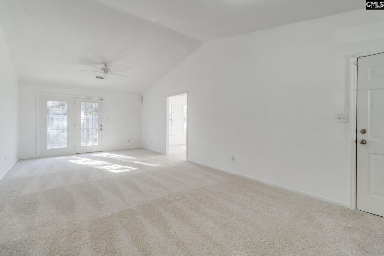 458 Regency Park Drive Photo 8