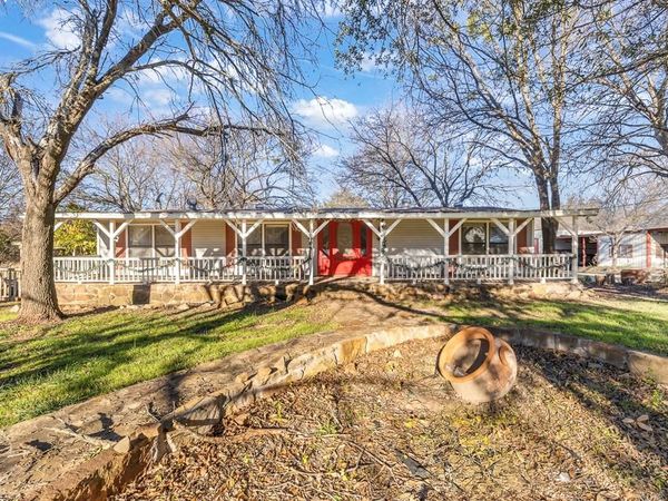 200 Pioneer Trail, Weatherford, TX 76087