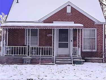 20640 Fleetwood Drive, Harper Woods, MI 48225