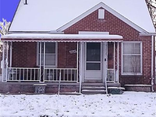 20640 Fleetwood Drive, Harper Woods, MI 48225