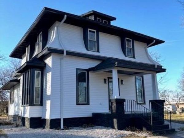 236 S Ash Street, Ottawa, KS 66067