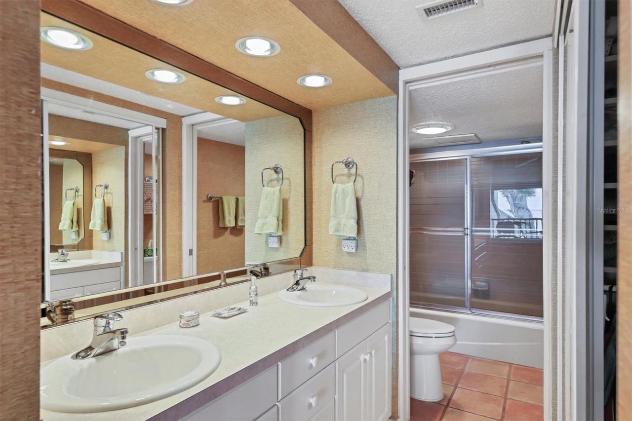 5270 Gulf Of Mexico Drive, Unit 508, Longboat Key, FL 34228 Photo