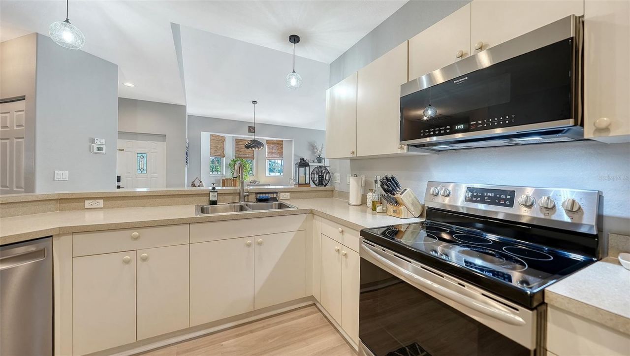 201 28th Street W, Palmetto, FL 34221 Photo