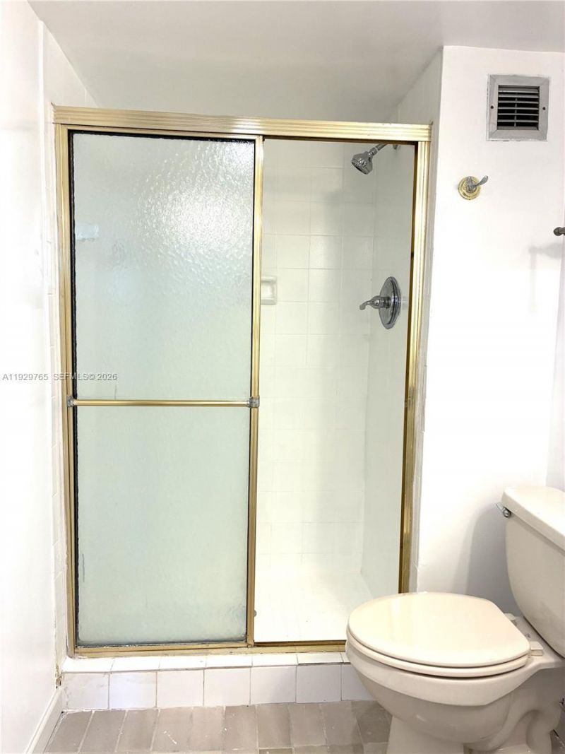 2450 NE 135th St, Unit 410, North Miami, FL 33181 Photo