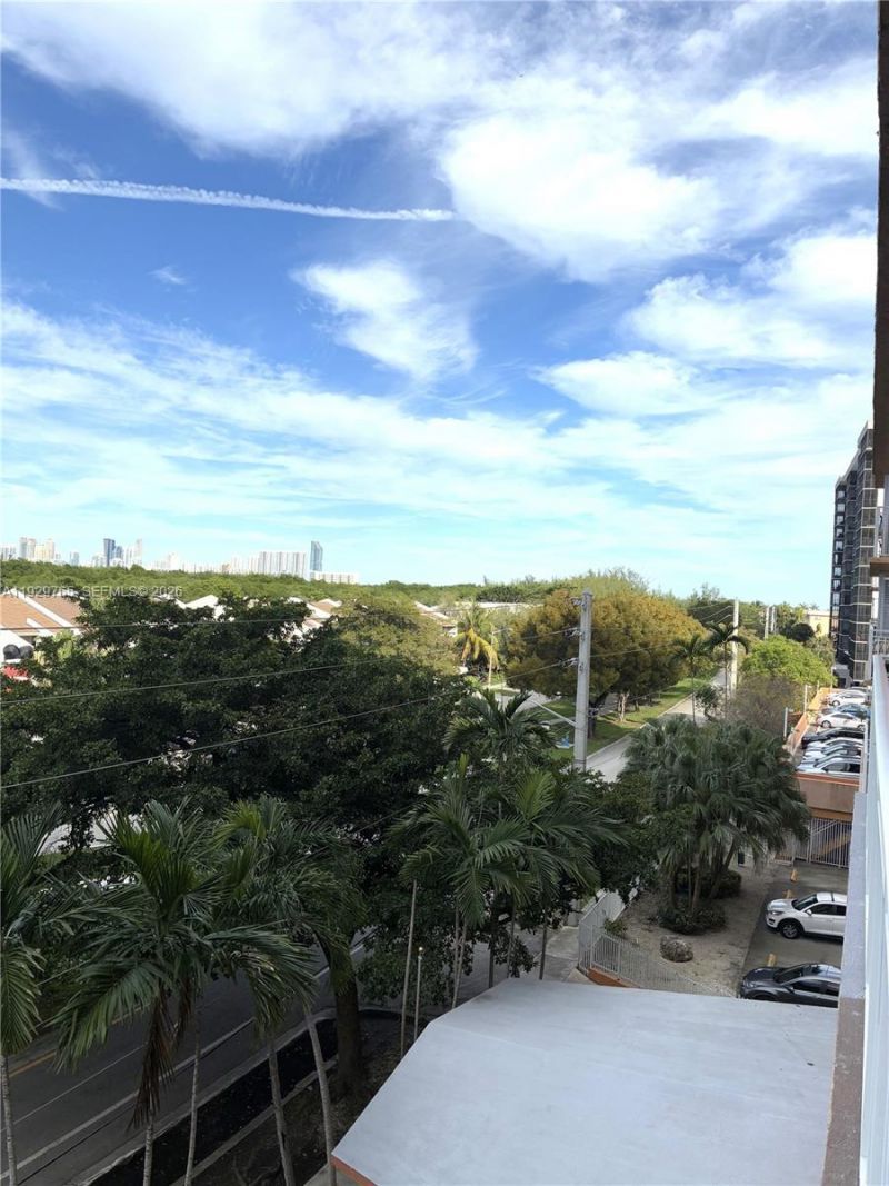 2450 NE 135th St, Unit 410, North Miami, FL 33181 Photo