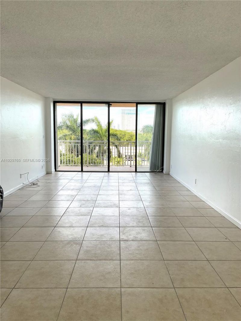 2450 NE 135th St, Unit 410, North Miami, FL 33181 Photo