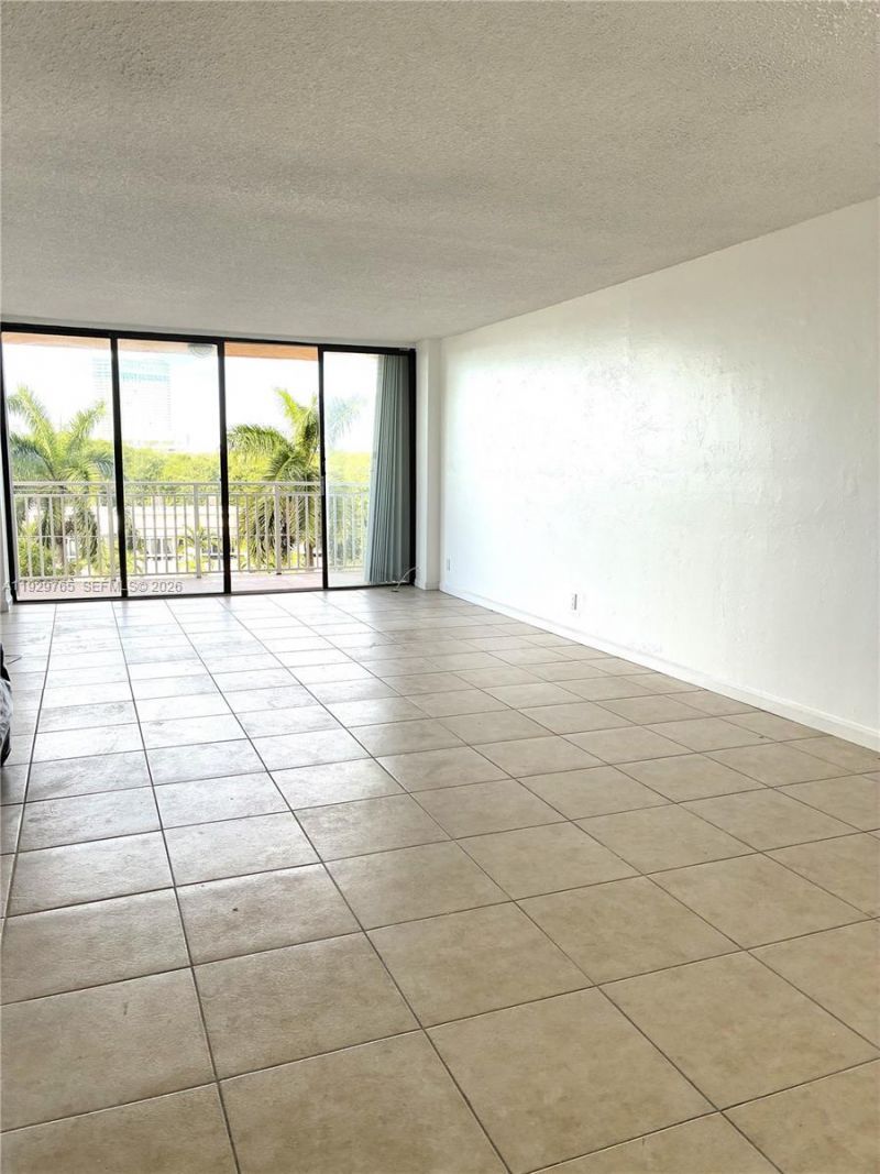 2450 NE 135th St, Unit 410, North Miami, FL 33181 Photo