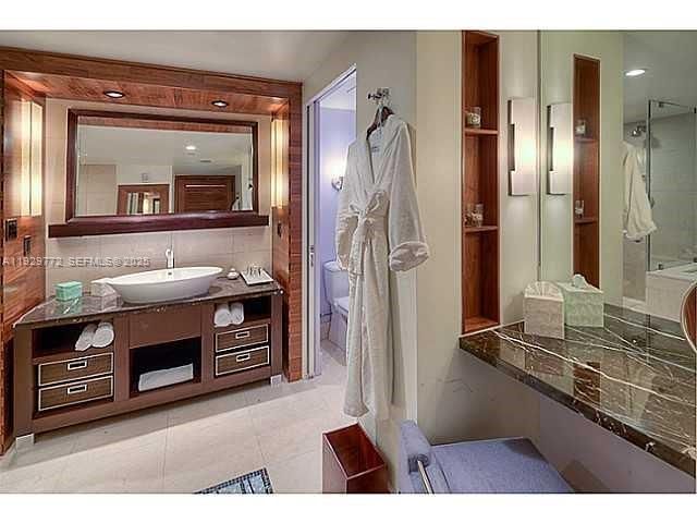 6801 Collins Ave, Unit 309, Miami Beach, FL 33141 Photo