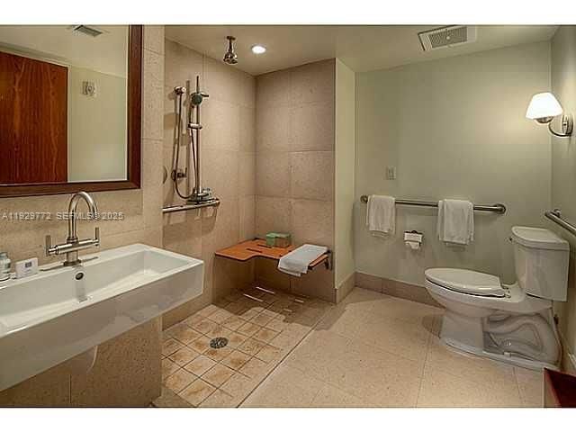 6801 Collins Ave, Unit 309, Miami Beach, FL 33141 Photo