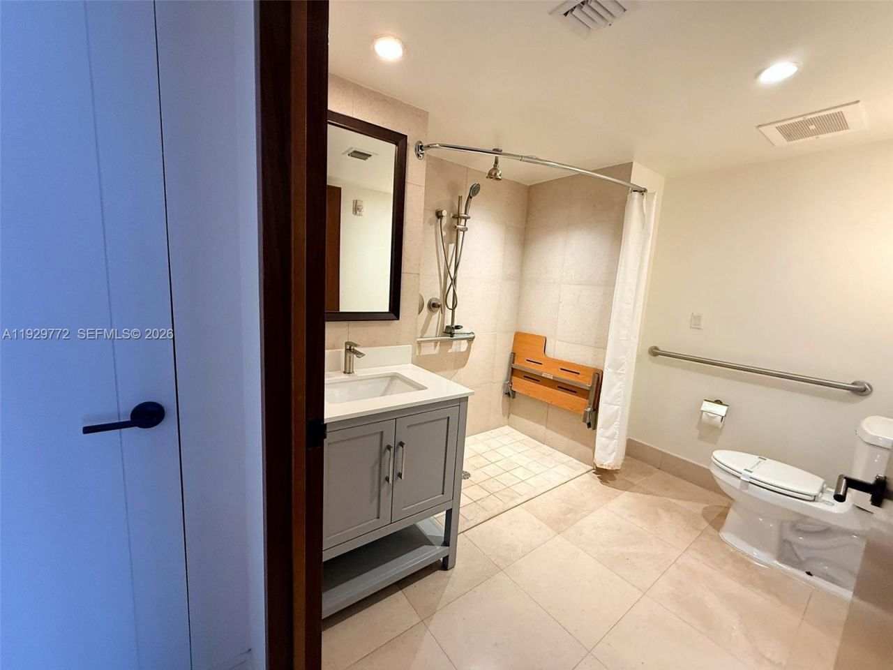 6801 Collins Ave, Unit 309, Miami Beach, FL 33141 Photo