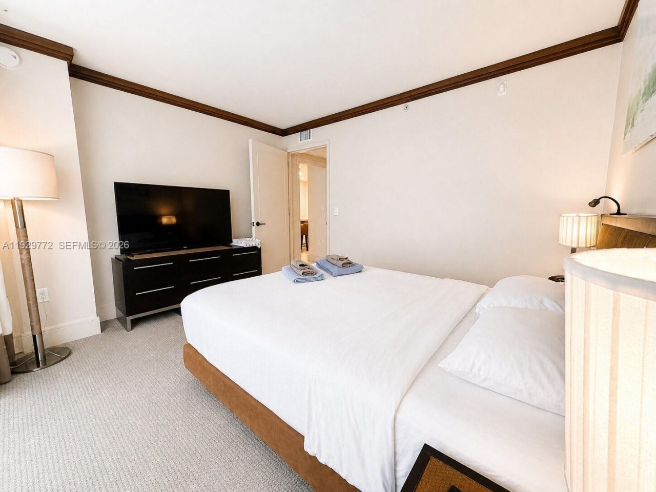6801 Collins Ave, Unit 309, Miami Beach, FL 33141 Photo