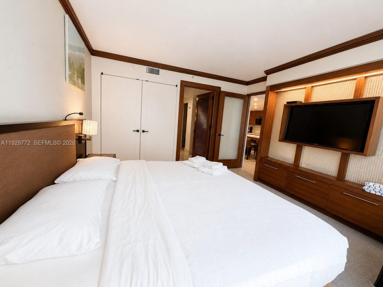 6801 Collins Ave, Unit 309, Miami Beach, FL 33141 Photo