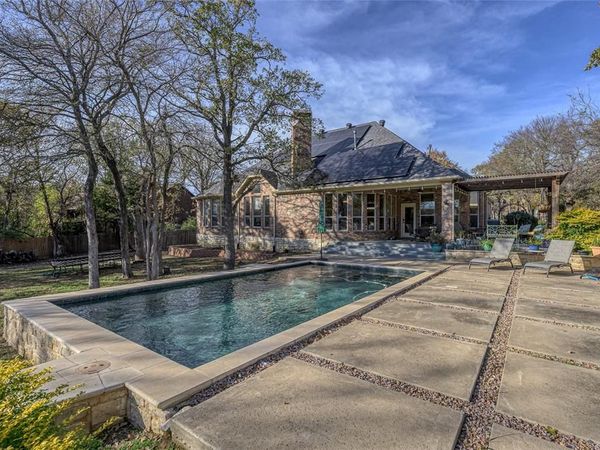 1071 E Oak Shores Drive, Cross Roads, TX 76227