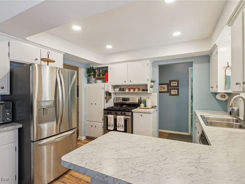 895 Cranbrook Drive, Highland Heights, OH 44143 Photo 11