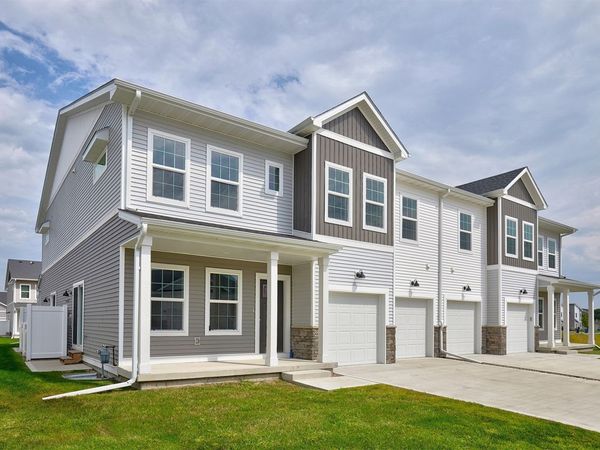 9669 Crestview Drive, West Des Moines, IA 50266