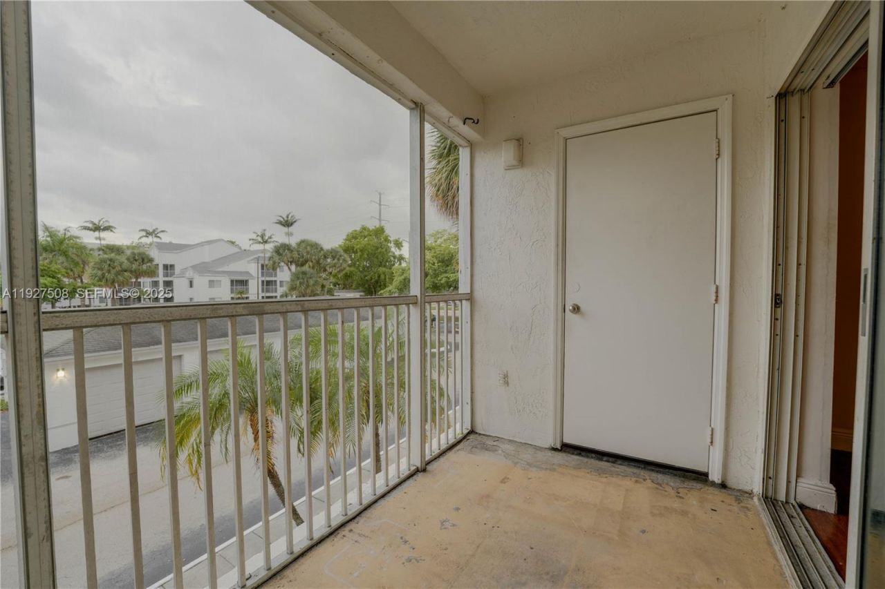 5686 Rock Island Rd, Unit 114, Tamarac, FL 33319 Photo