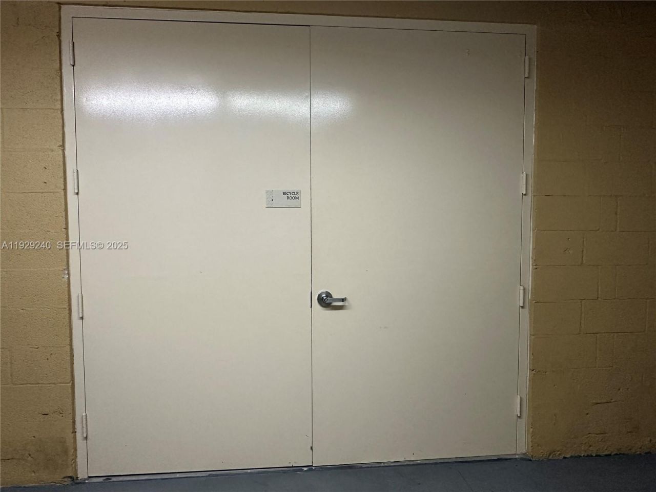 1607 Ponce De Leon Blvd, Unit 12E, Coral Gables, FL 33134 Photo