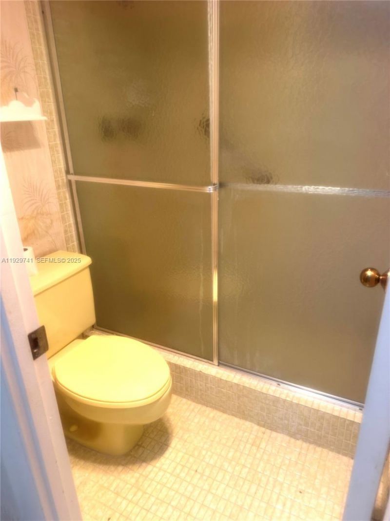 400 Diplomat Pkwy, Unit 403, Hallandale Beach, FL 33009 Photo