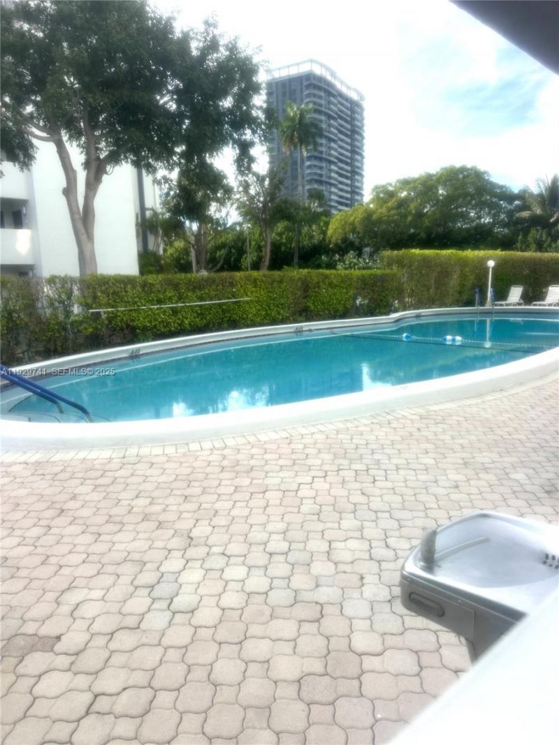 400 Diplomat Pkwy, Unit 403, Hallandale Beach, FL 33009 Photo