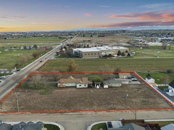 3514 S Indiana Ave, Caldwell, ID 83605