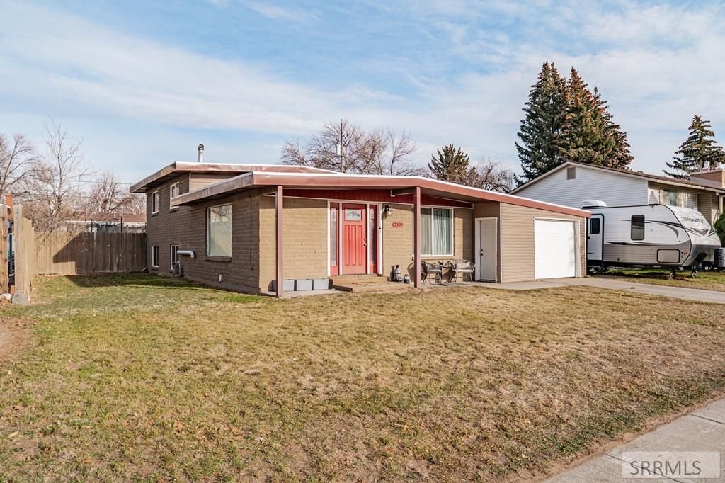 2109 E John Adams Parkway, Idaho Falls, ID 83401 Main Photo