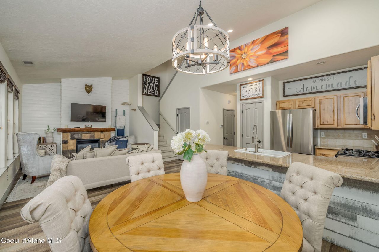 1154 W Willow Lake Loop, Coeur d Alene, ID 83815 Main Photo