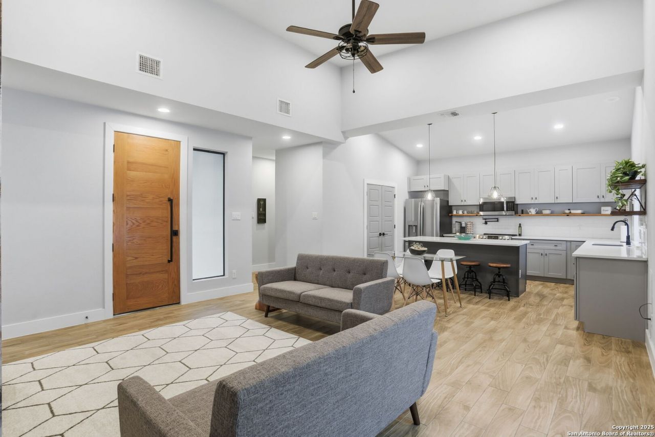 574 Indian Scout, Spring Branch, TX 78070 Main Photo