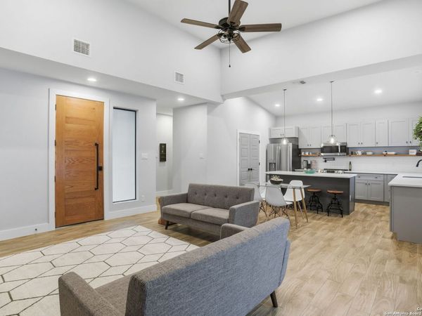 574 Indian Scout, Spring Branch, TX 78070