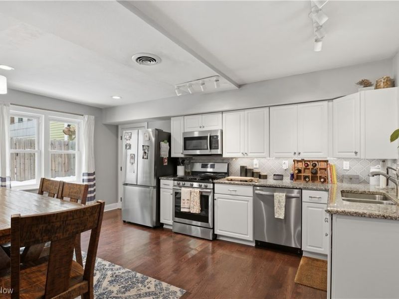 710 University Court, Cleveland, OH 44113 Photo 11