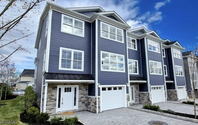 188 Canterbury Ave, North Arlington, NJ 07031 Main Photo