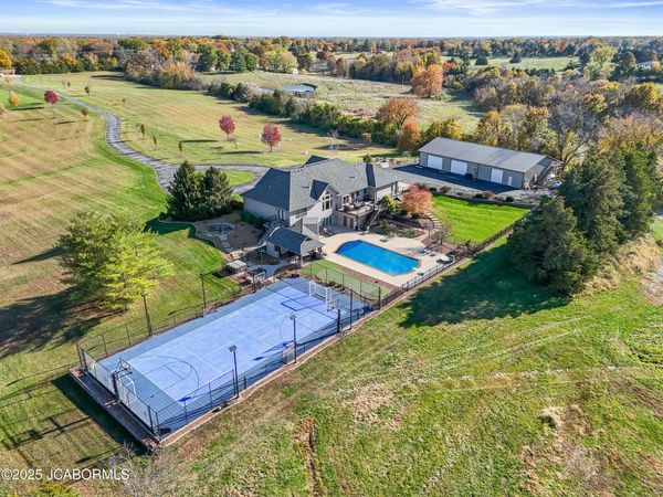 6045 N ROUTE E, Columbia, MO 65202