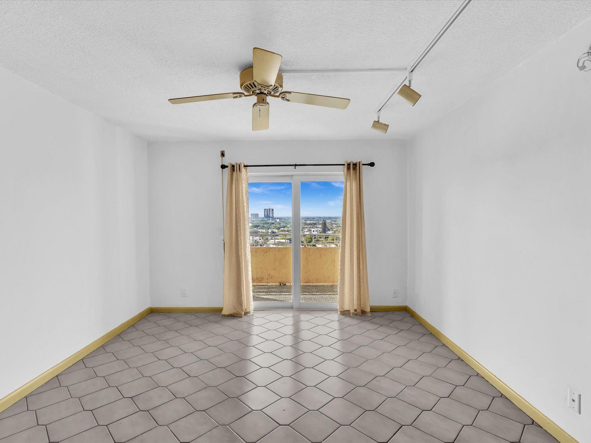 900 NE 18th Avenue, Unit 1404, Fort Lauderdale, FL 33304 Photo